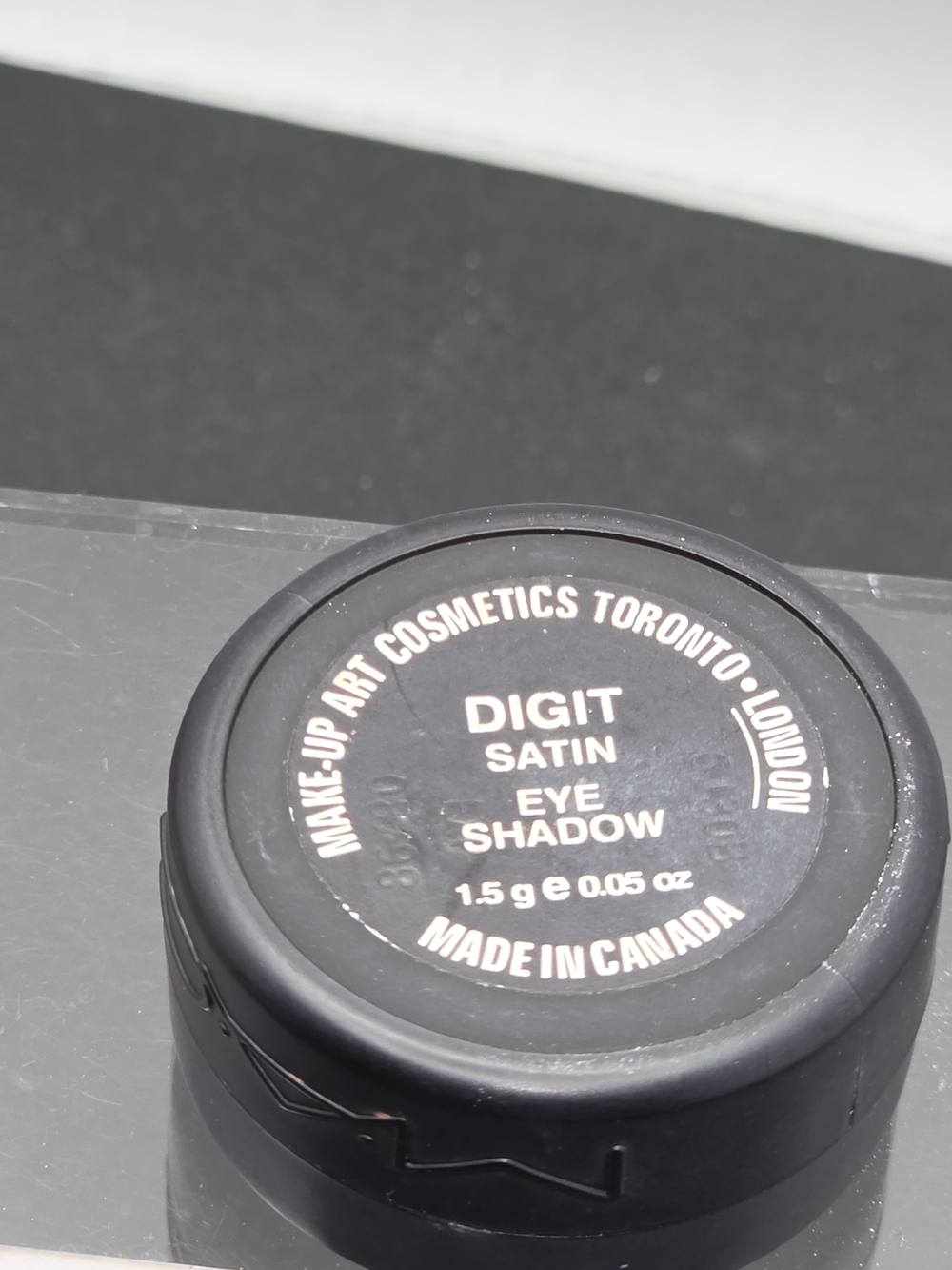 VINTAGE 1990s MAC SCREW TOP EYESHADOW- "DIGIT" - Picture 5 of 6